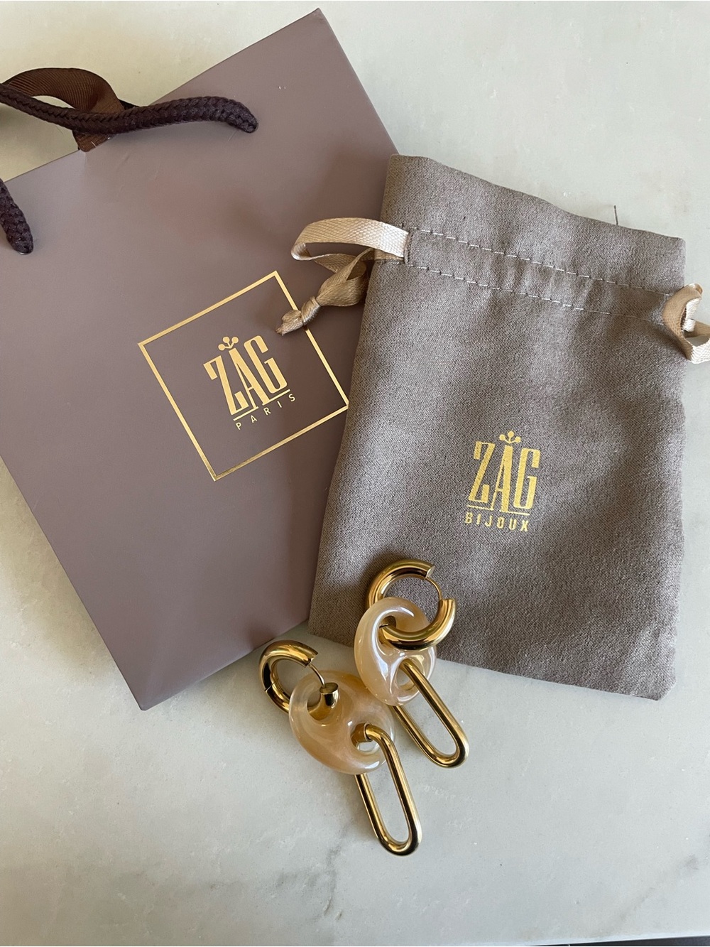 Zag Bijoux French 🇫🇷💛Gold and Taupe Quiet Luxury Link Drop Earrings - Picture 2 of 5